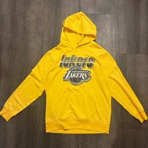 Los Angeles Lakers NBA Hoodie – Yellow Pullover Sweatshirt (Men’s Large)